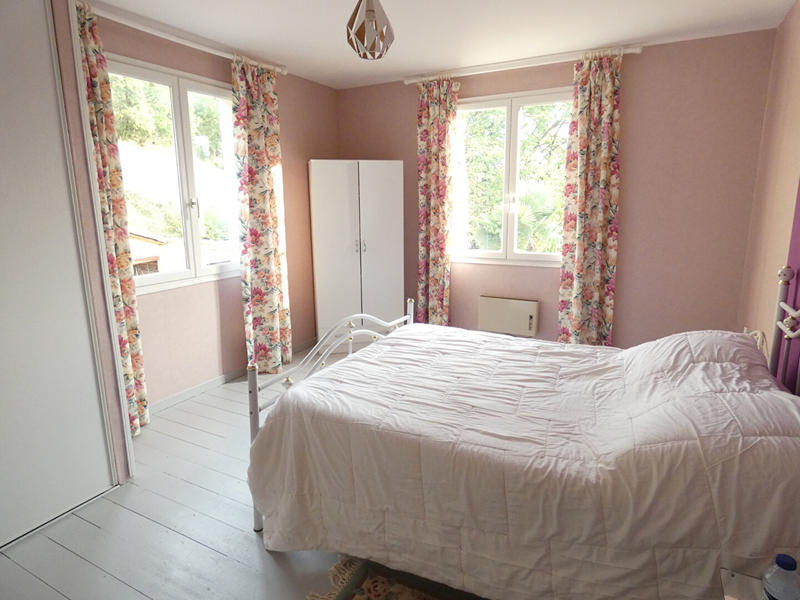 Maison - 220 m² - 9 pièces