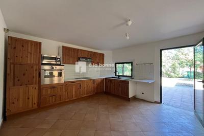 Maison - 211 m² - 5 pièces