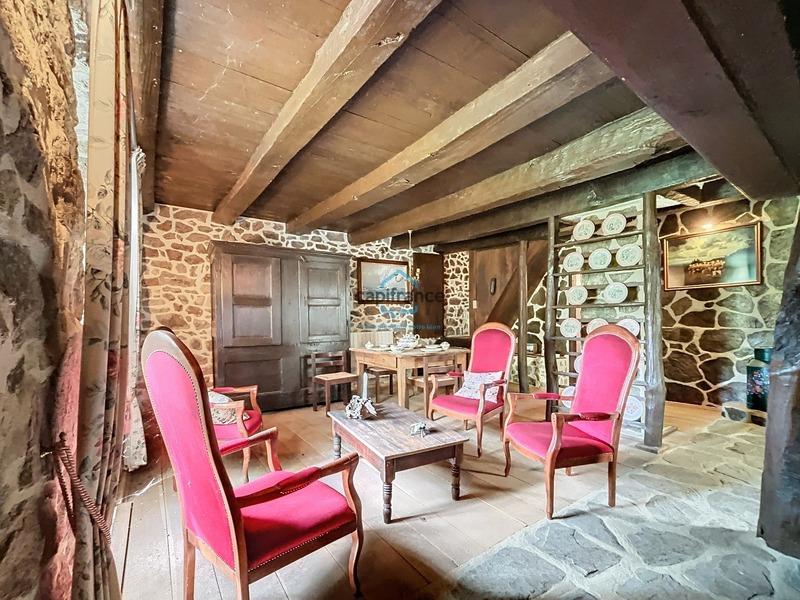 Maison - 330 m² - 10 pièces