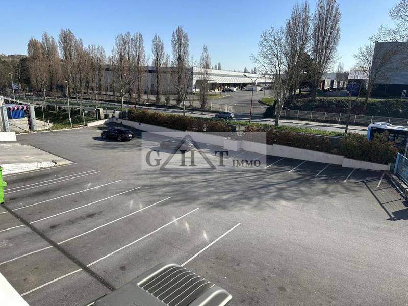 Entrepôt - 1 411 m²