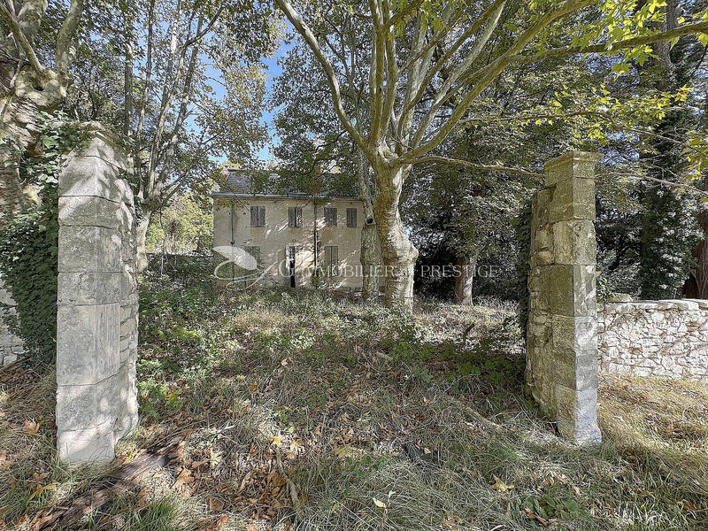 Propriété - 1 600 m² - 30 pièces