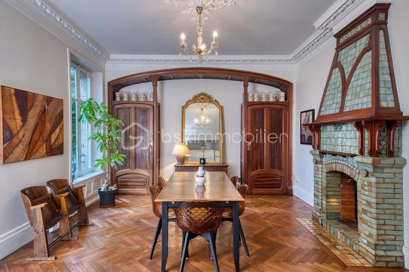 Maison de maîtres - 315 m² - 11 pièces