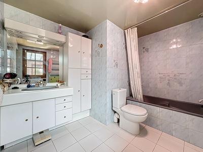 Maison traditionnelle - 228 m² - 7 pièces