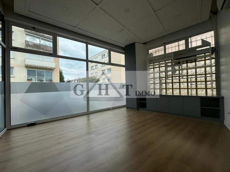 Local commercial - 110 m²