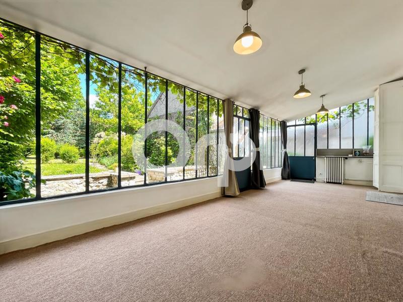 Propriété - 164 m² - 8 pièces