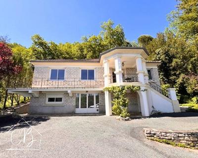 Maison - 167 m² - 6 pièces