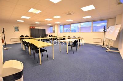 Local d'activité / Entrepôt - 328 m²