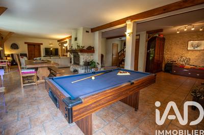 Maison - 240 m² - 6 pièces
