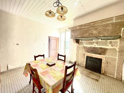 Propriété - 310 m² - 7 pièces