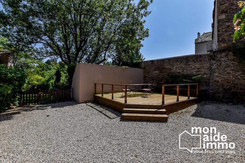 Maison ancienne - 242 m² - 8 pièces