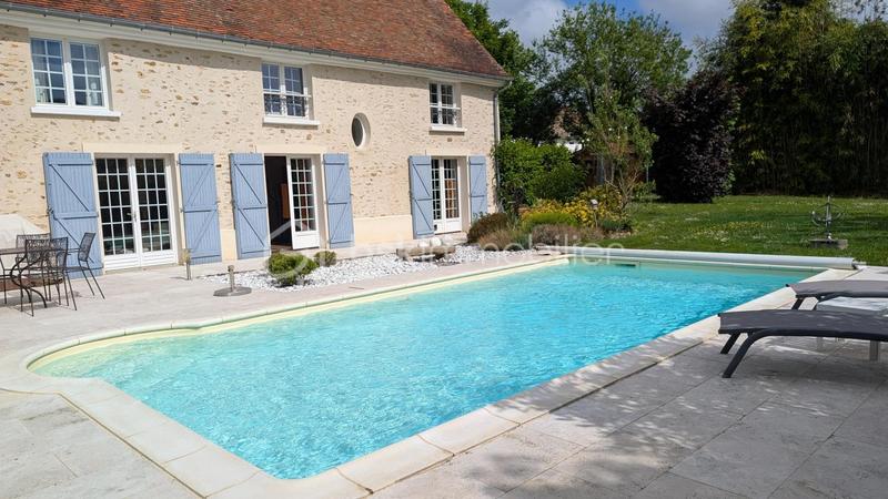 Maison en pierre - 210 m² - 7 pièces