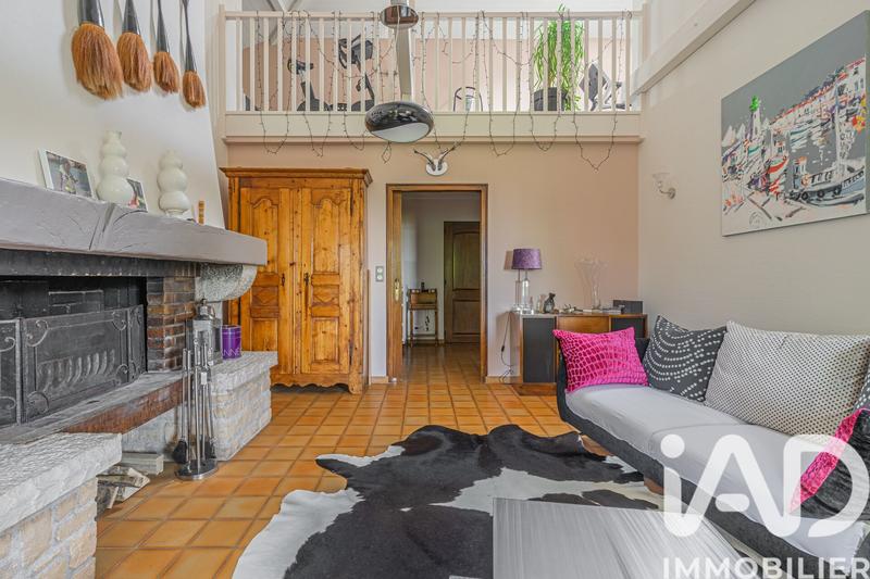 Maison - 245 m² - 9 pièces