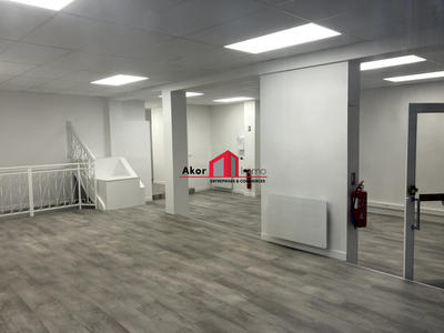 Local commercial - 130 m² - 1 pièce