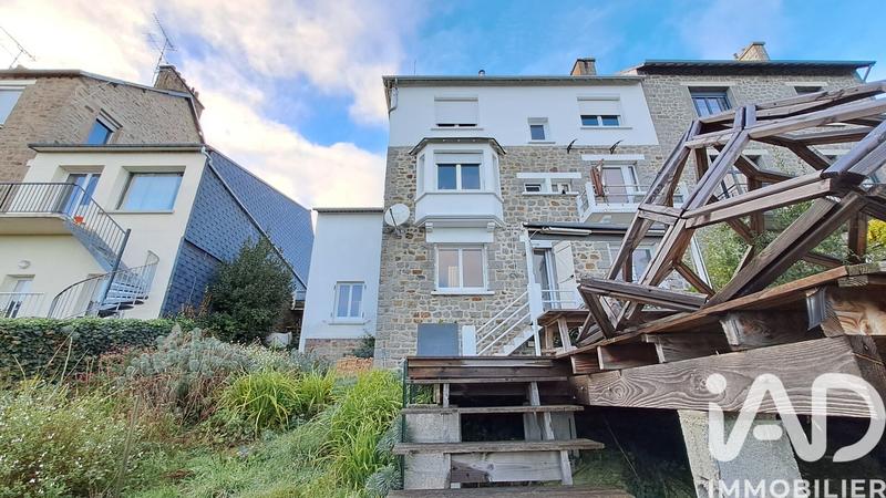 Maison de ville - 211 m² - 9 pièces