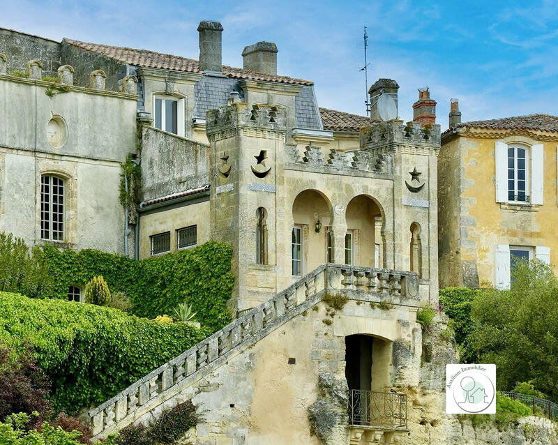 Maison - 223 m² - 7 pièces