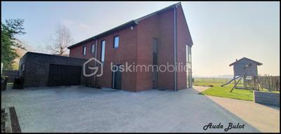 Maison - 240 m² - 8 pièces