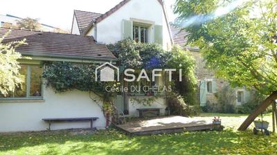 Maison - 212 m² - 6 pièces