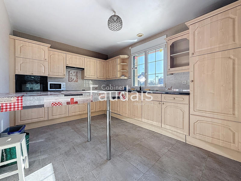 Maison - 140 m² - 7 pièces