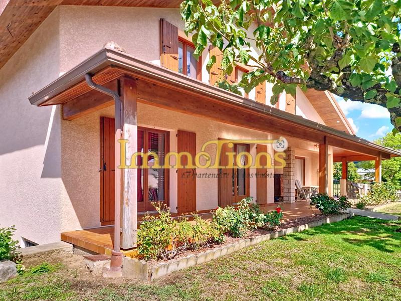 Maison - 231 m² - 9 pièces