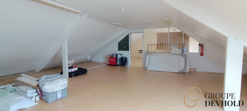 Maison - 278 m² - 8 pièces