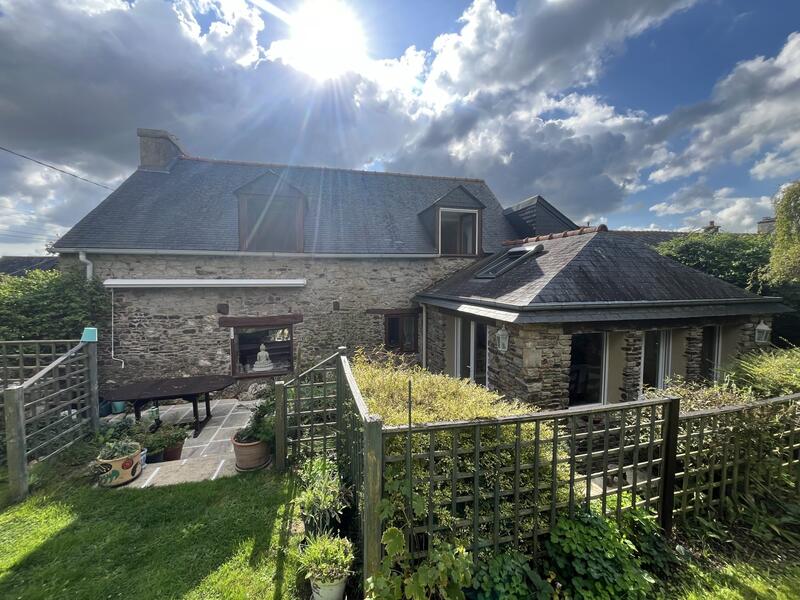 Maison - 103 m² - 8 pièces