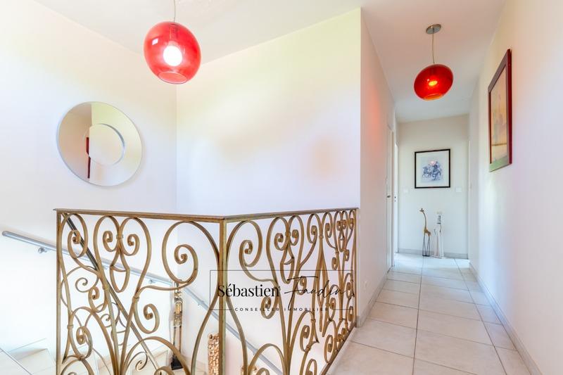 Maison - 162 m² - 5 pièces