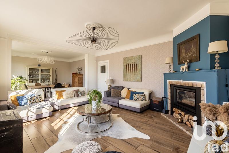 Maison - 260 m² - 9 pièces