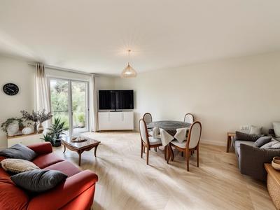 Maison traditionnelle - 320 m² - 5 pièces