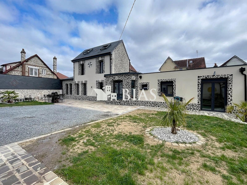 Maison - 125 m² - 5 pièces