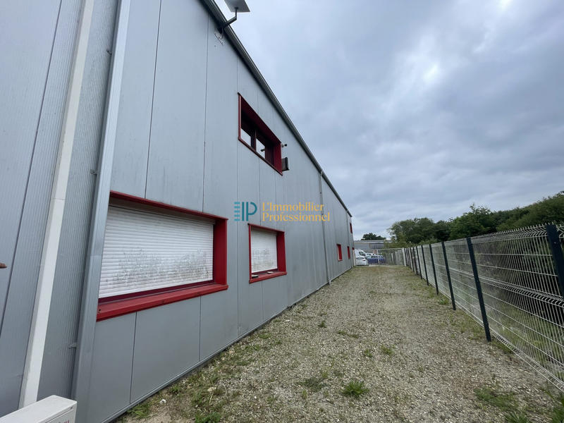 Entrepôt - 1 477 m²