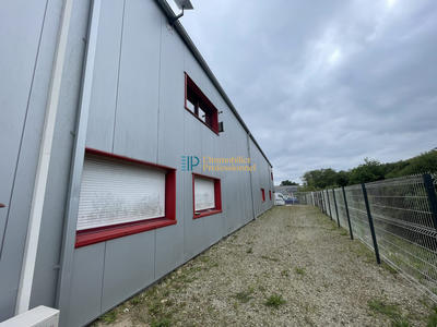 Entrepôt - 1 477 m²