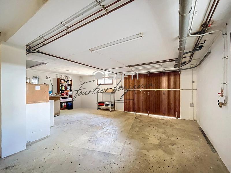 Maison - 186 m² - 8 pièces