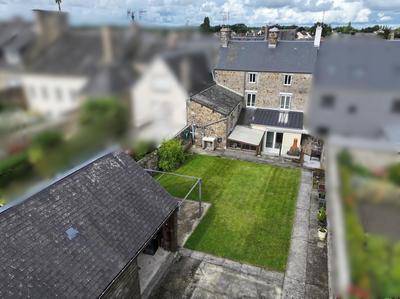 Maison - 163 m² - 8 pièces