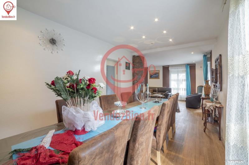 Maison - 264 m² - 8 pièces