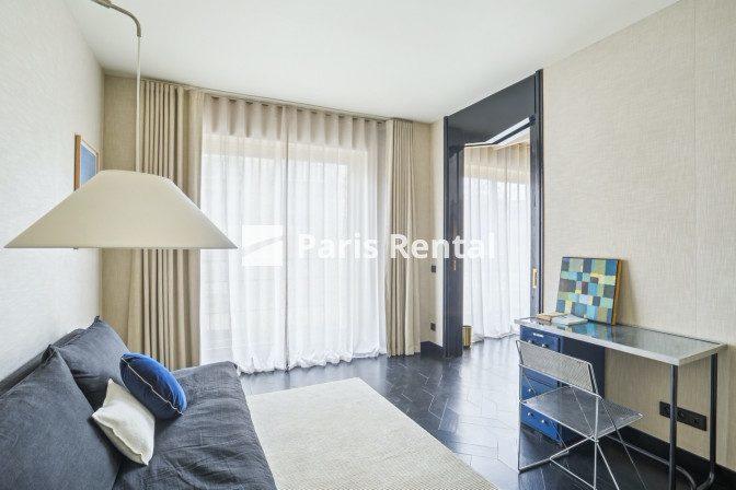Appartement - 216 m² - 4 pièces