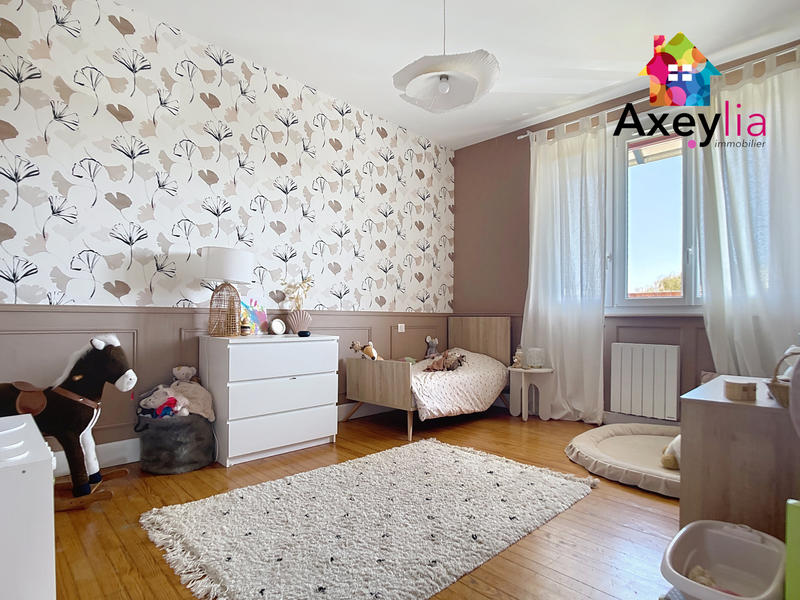 Maison - 171 m² - 7 pièces