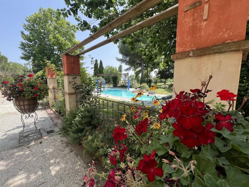 Mas - 380 m² - 9 pièces