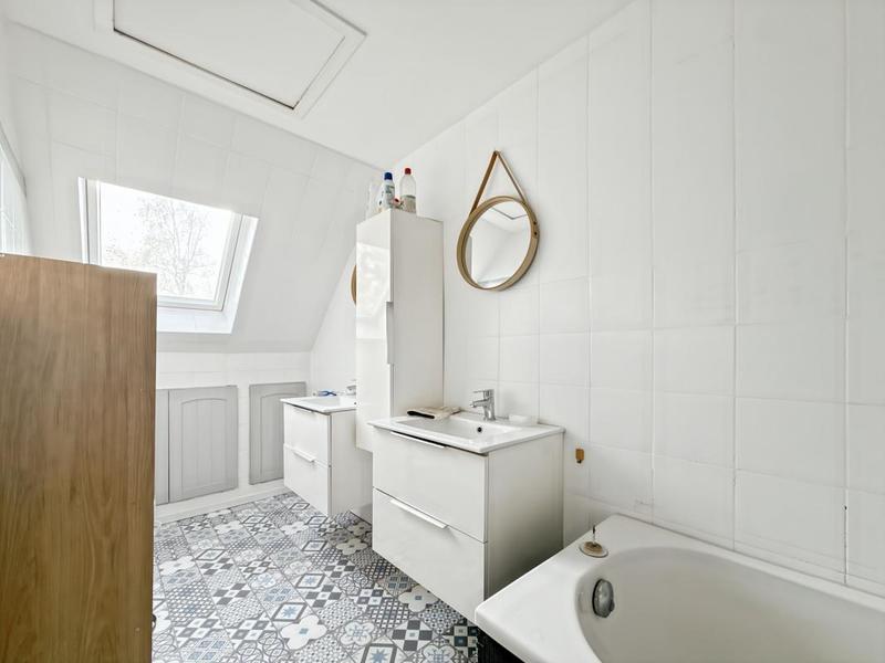 Maison - 97 m² - 5 pièces