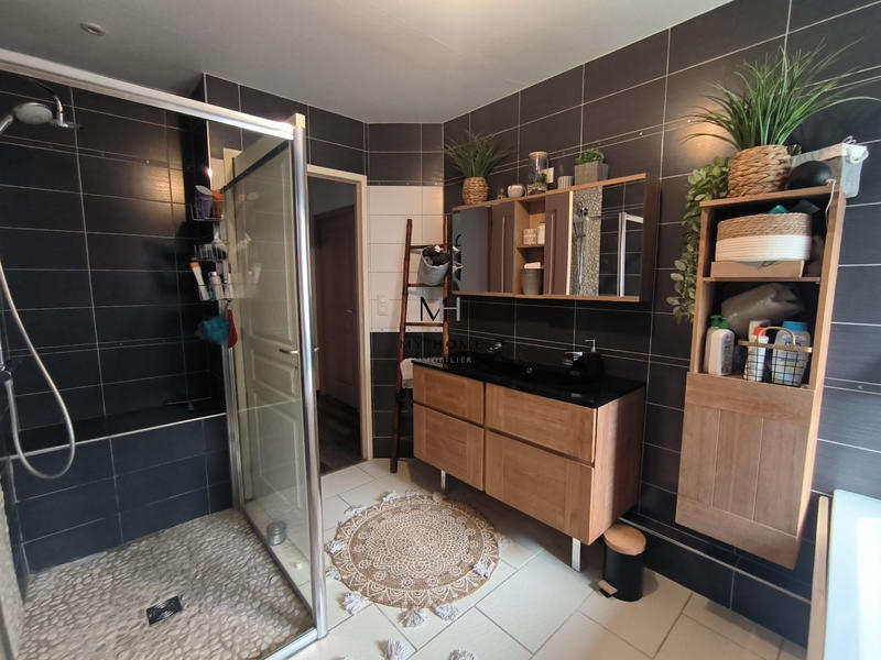 Maison - 187 m² - 7 pièces