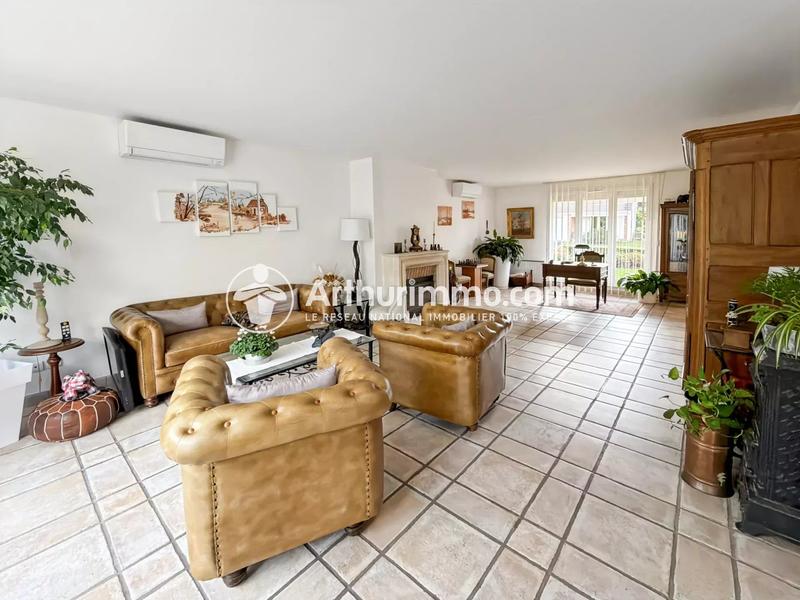 Maison - 210 m² - 7 pièces