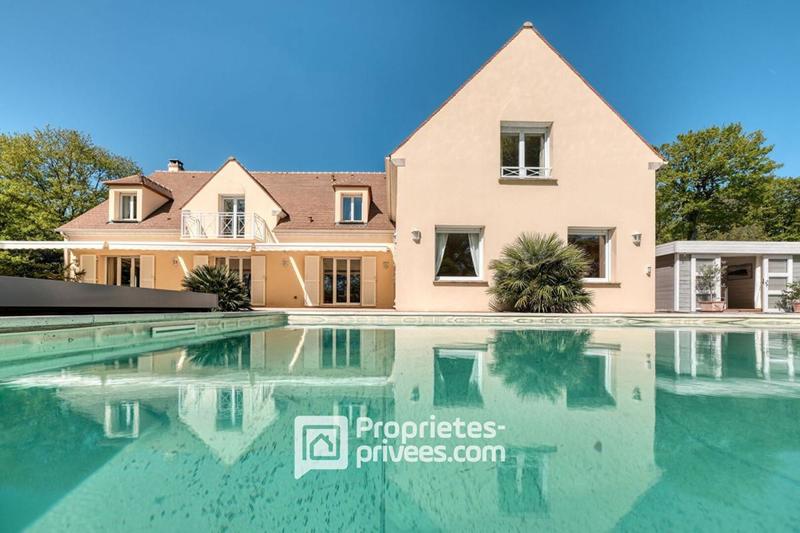 Propriété - 330 m² - 10 pièces