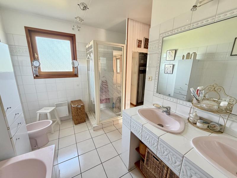 Maison - 208 m² - 8 pièces