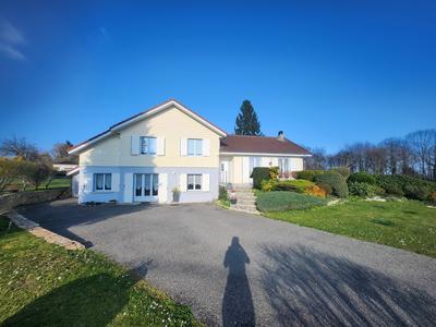 Maison - 175 m² - 9 pièces