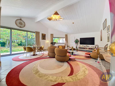 Maison - 186 m² - 6 pièces