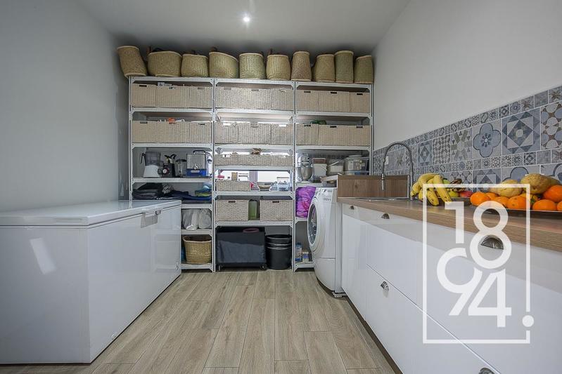 Maison - 280 m² - 7 pièces