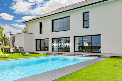 Maison contemporaine - 350 m² - 10 pièces