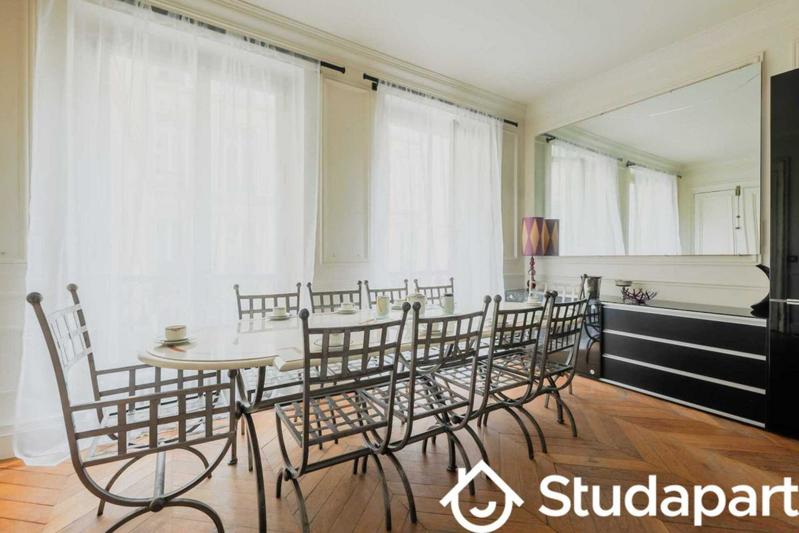 Appartement - 250 m² - 5 pièces