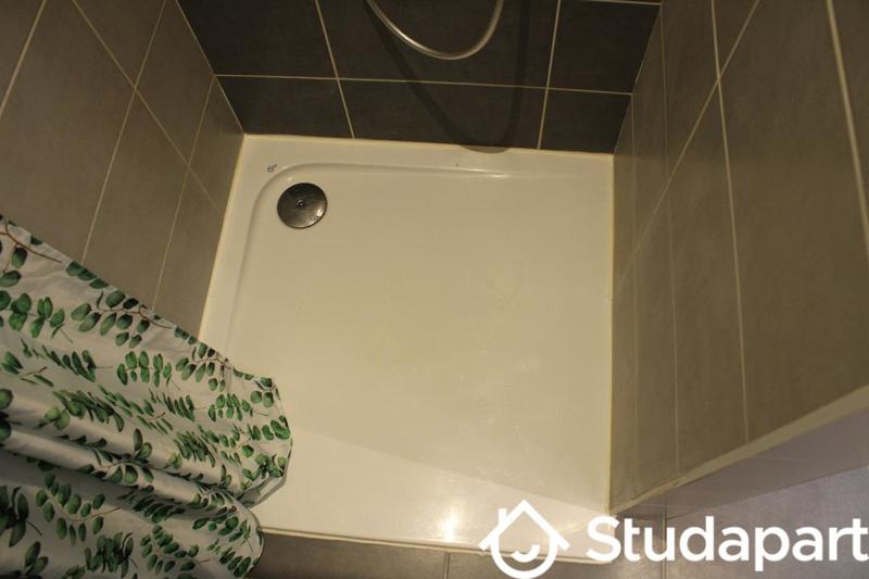 Chambre - 14 m² - 1 pièce