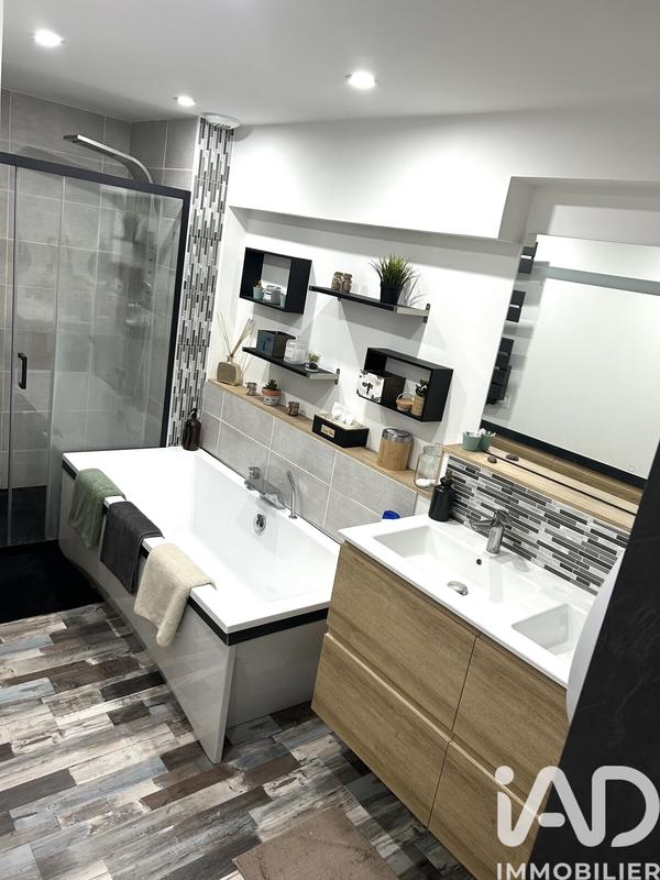 Appartement - 137 m² - 6 pièces