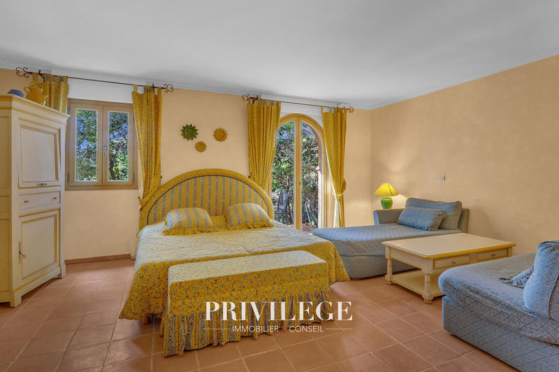 Bastide - 775 m² - 11 pièces